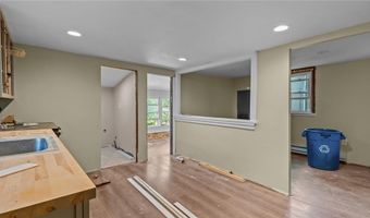 51 Knotty Oak Shr, Coventry, RI 02816