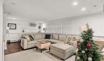 16 Shields St 2, Newport, RI 02840