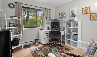 71 Kennedy Dr 71, Bridgeport, CT 06606