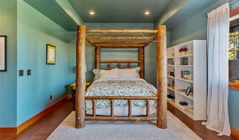 32220 Tamarack Dr, Bigfork, MT 59911