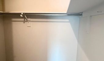 118 ROBERTS Ln 300, Alexandria, VA 22314