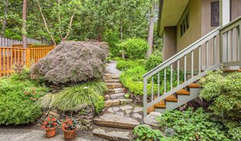 611 Forest St, Ashland, OR 97520