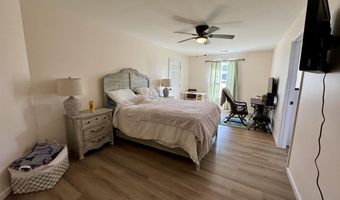 160 Leadwood St, Andrews, SC 29510