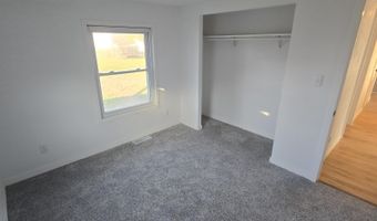 141 E 17th Ave, Albia, IA 52531