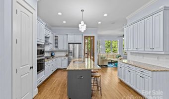 2617 Bay St, Charlotte, NC 28205