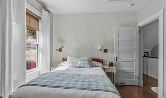 43 Sherman St, Newport, RI 02840