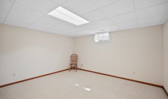 209 Greenbriar Ln, Dalton, OH 44618