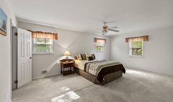 5 Daisy Ct, Airmont, NY 10901