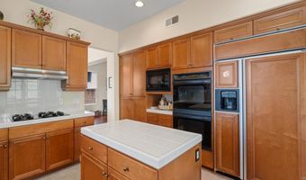 2225 David Pl, Carlsbad, CA 92008