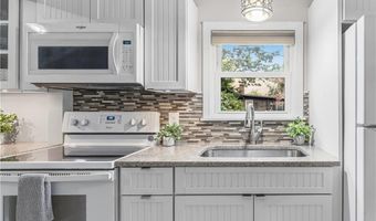 51 Osceola Ave, Narragansett, RI 02882