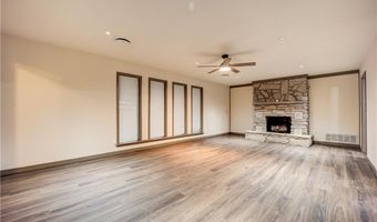 112 Oak St, Arkoma, OK 74901