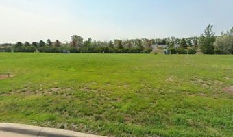 2722 Oakwood Ln, Aberdeen, SD 57401