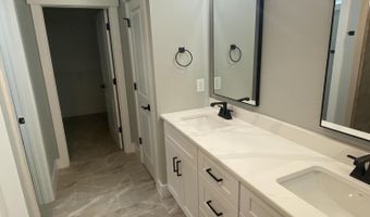 406 Summit St, Aberdeen, NC 28315