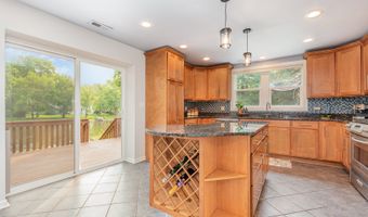 1237 Fox River Dr, Algonquin, IL 60102