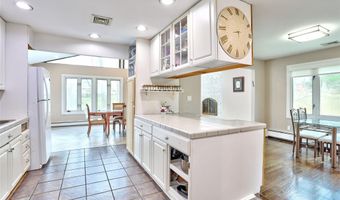 14 Montclair Ave, Airmont, NY 10952