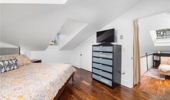 75 Pelham St C, Newport, RI 02840