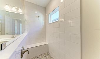 6139 GOLDEN BEACH Dr, Apollo Beach, FL 33572