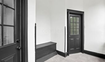 1687 Oak St 1685, Columbus, OH 43205
