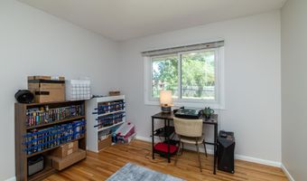 991 Cortland Dr, Apple Valley, MN 55124