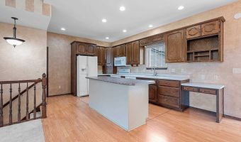 923 W WINDTREE Dr, Appleton, WI 54914