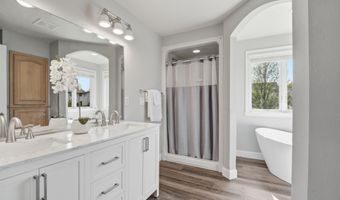 4717 N TANGLEWOOD Dr, Appleton, WI 54913