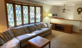 8 Wood Dr, Atkinson, NH 03811