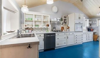 30 Loring Rd, Bristol, RI 02809