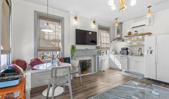 782 Water St, Biloxi, MS 39530