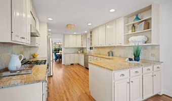 5621 HUNTINGTON Pkwy, Bethesda, MD 20814