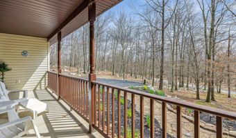 1077 PARKSIDE Dr, Berkeley Springs, WV 25411