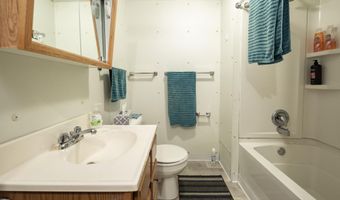 306 W 2ND St, Annawan, IL 61234