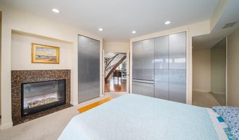 152 Crompton Ave 12, East Greenwich, RI 02818