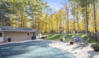 7160 River Valley Dr SE, Alto, MI 49302