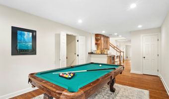2 Knollwood Ln, Darien, CT 06820