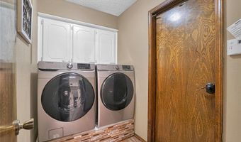404 Comanche Trl, Altus, OK 73521