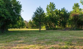 60 E Church St, Aurora, MO 65605