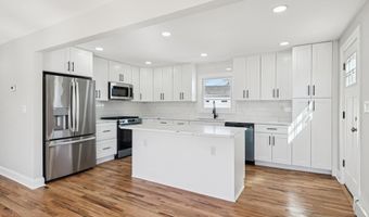 38 Somerset Rd E, Amityville, NY 11701