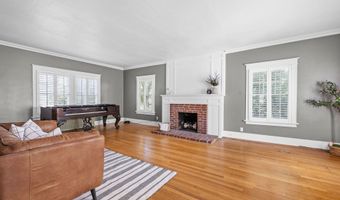 677 17TH St, Astoria, OR 97103