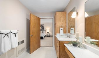 318 W 2ND Ave, Cheyenne, WY 82001