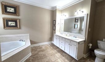 2303 Saddlebrook Ct, Albany, GA 31721