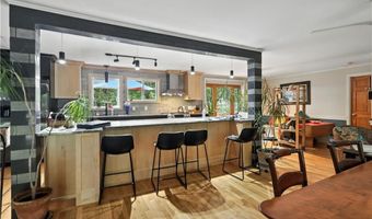 70 Lindley Ave, North Kingstown, RI 02852