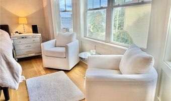 20 Robert Ave, Warwick, RI 02818