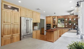 45 Barberry Dr, Burlington, CT 06013