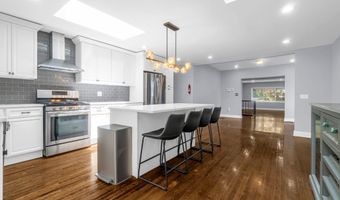 46 W 43RD St, Bayonne, NJ 07002