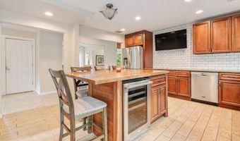 12 Thunder Dr, Alloway, NJ 07418