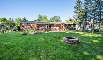 16 Lakeridge Dr, Adrian, MI 49221