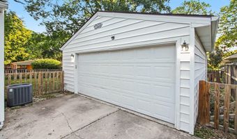 646 Center Dr, Ann Arbor, MI 48103