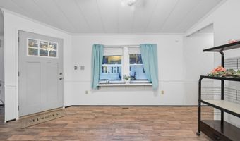 32 Sparrow Dr, Augusta, ME 04330