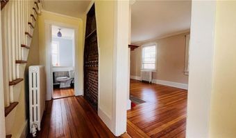 105 Bliss Rd, Newport, RI 02840