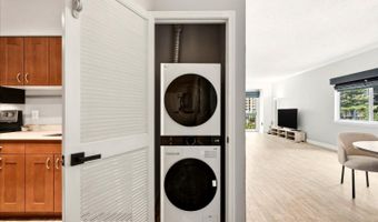 1211 S EADS St S 305, Arlington, VA 22202